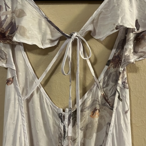 NWT Urban Outfitters Lavender Floral Ruffle Sleeve Tie Back Sheer Romper S - Picture 9 of 16